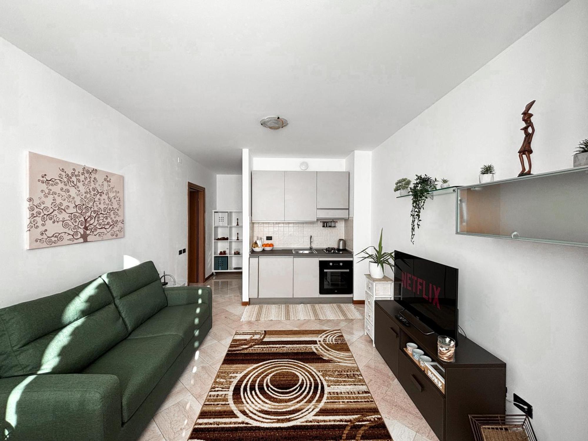 Bilocale Con Terrazzo E Box Auto Su Richiesta Como Exterior foto