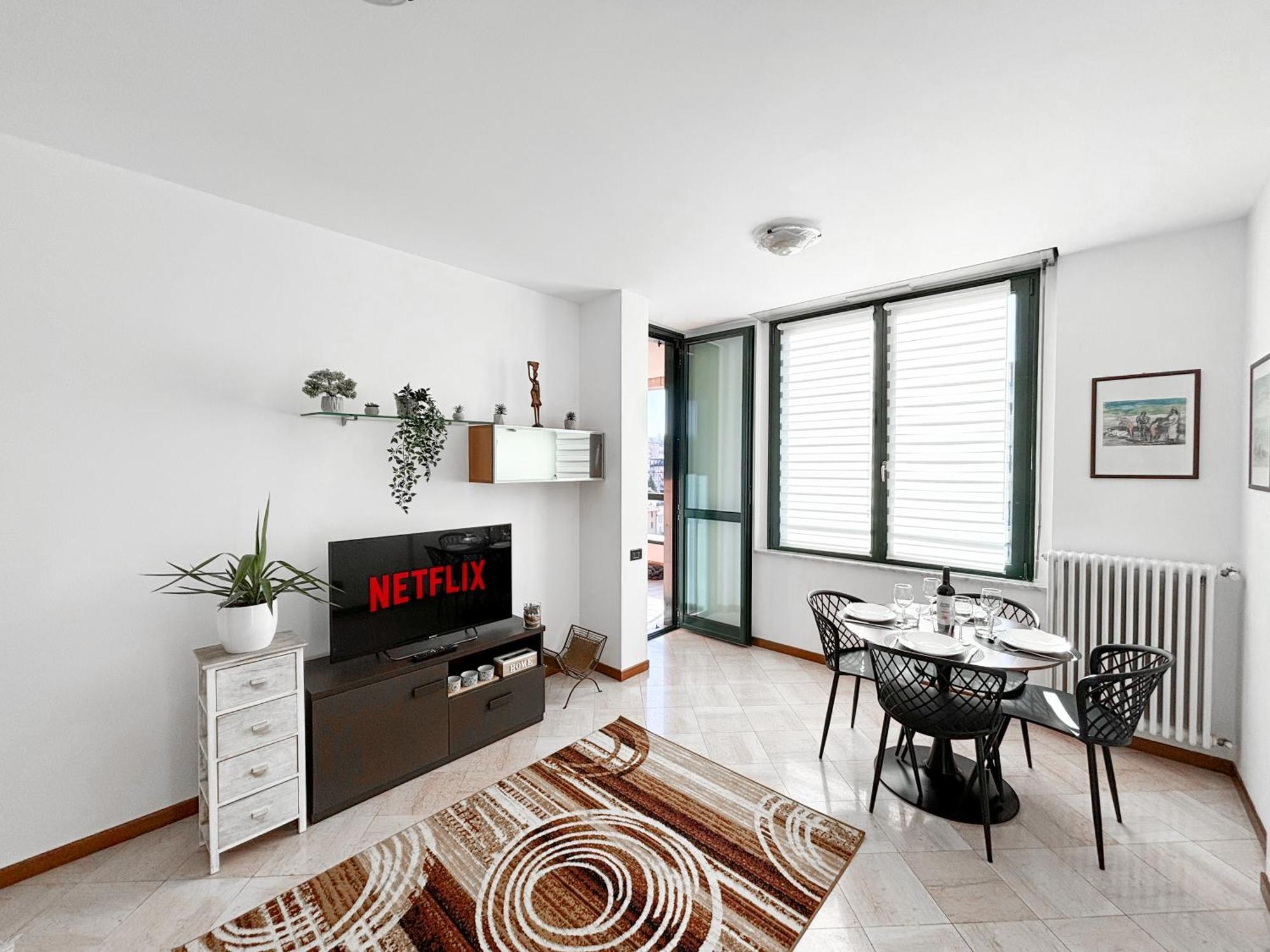 Bilocale Con Terrazzo E Box Auto Su Richiesta Como Exterior foto