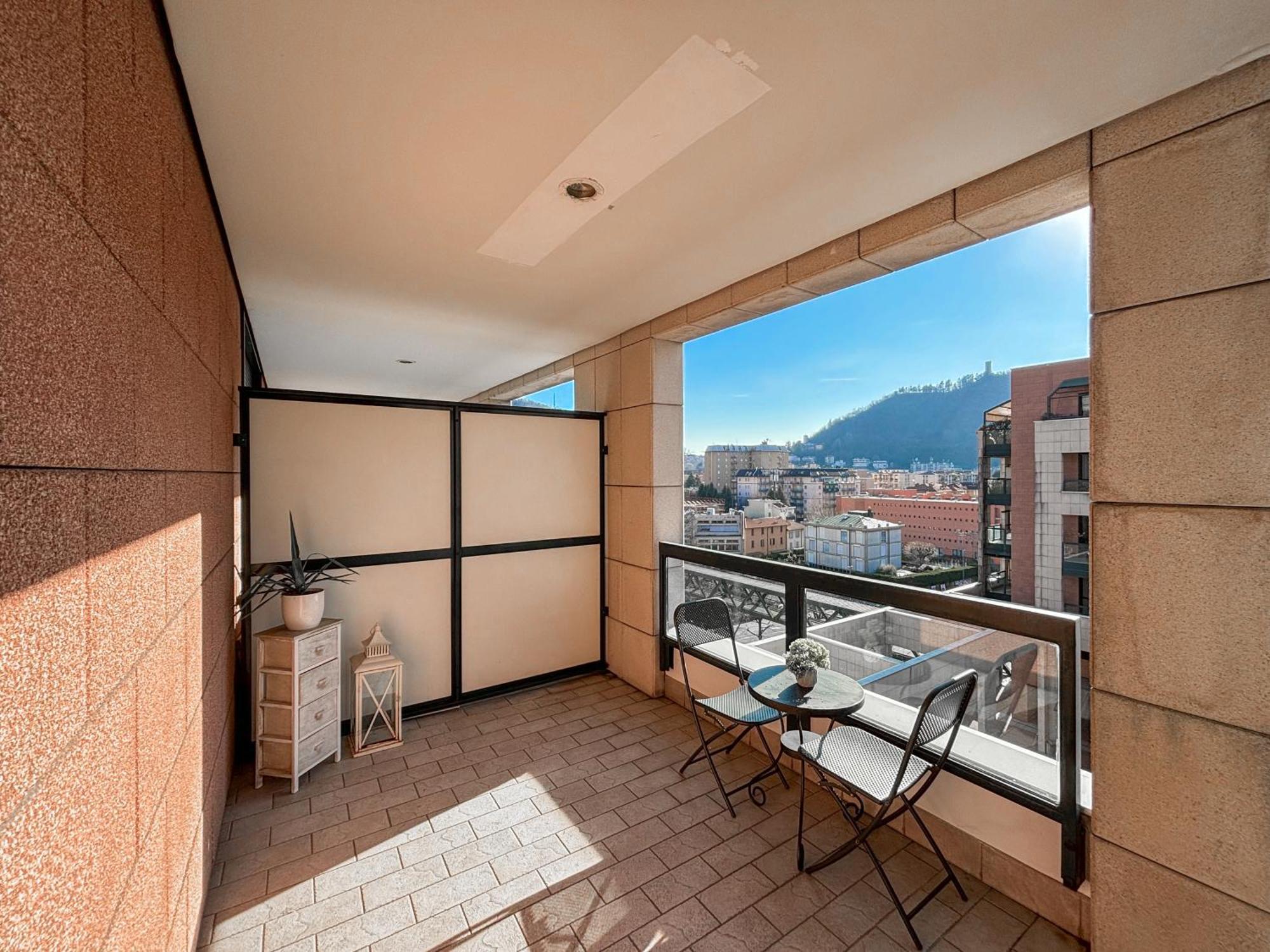 Bilocale Con Terrazzo E Box Auto Su Richiesta Como Exterior foto