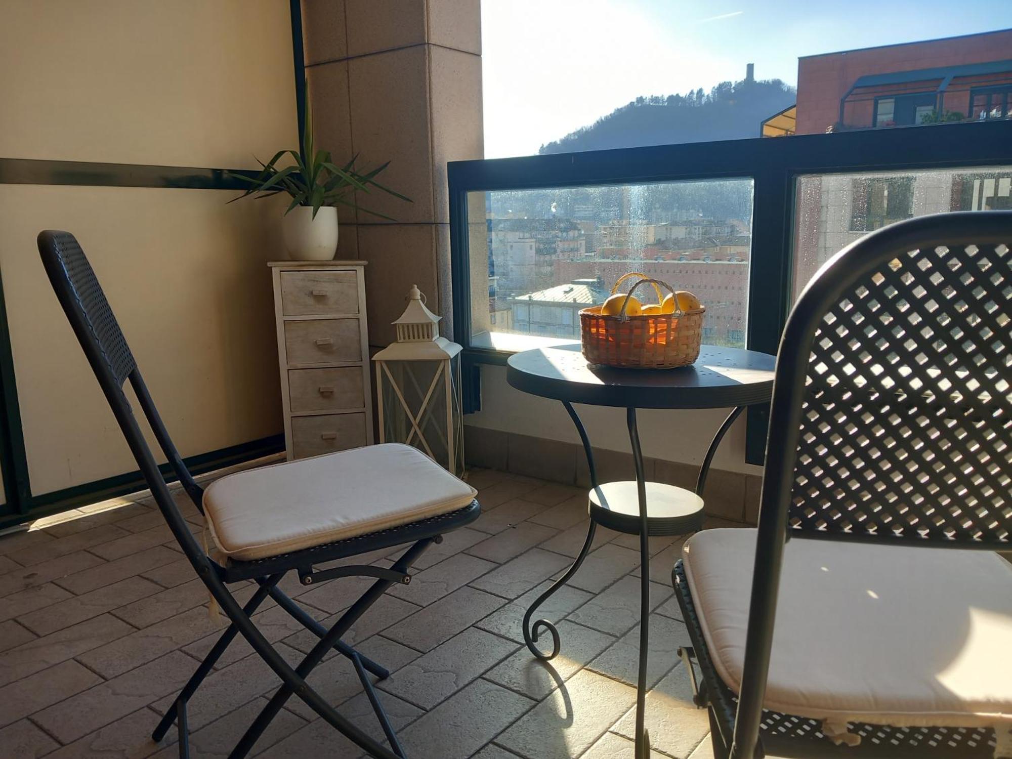 Bilocale Con Terrazzo E Box Auto Su Richiesta Como Exterior foto
